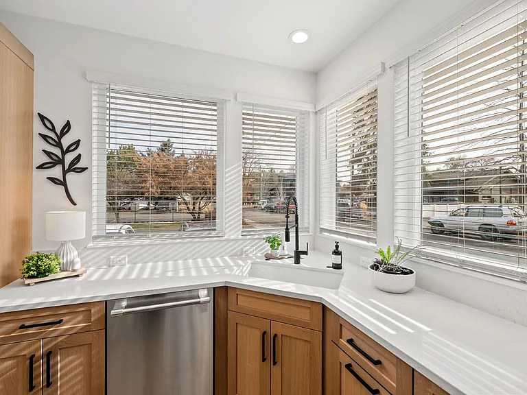 330 NE Quimby Ave #1 — Photo 14