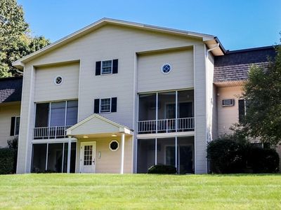 41 W Summit St APT 79, South Hadley, MA, 01075