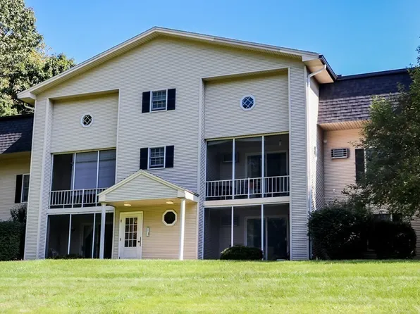41 W Summit St APT 79, South Hadley, MA 01075