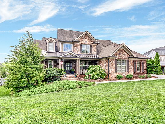 3rd image of 707 Lake Vista Ln