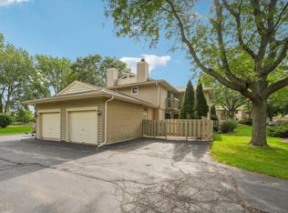 Coachlight Village, New Berlin, WI 53151