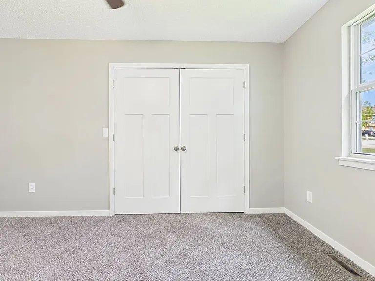 1206 Foxridge Dr — Photo 27