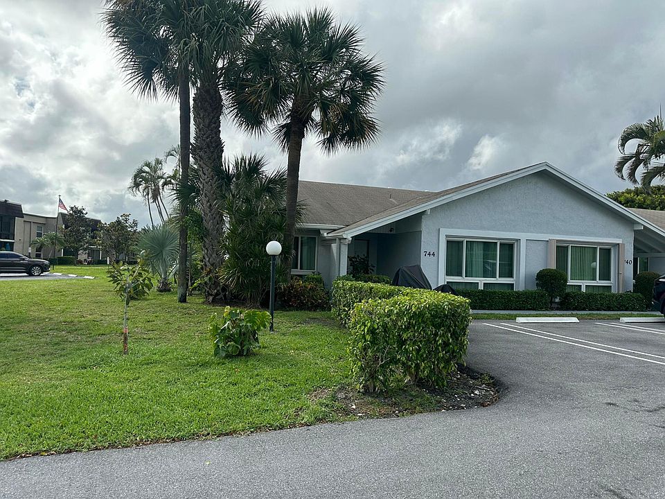 1st image of 744 Lago Road