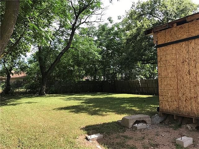 2nd image of 1153 Webberville Rd