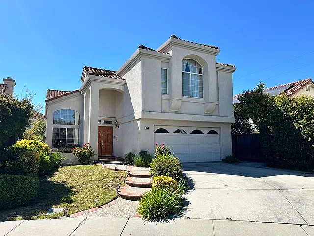 4 bed, 2800 sqft, $5,800 — Photo 2