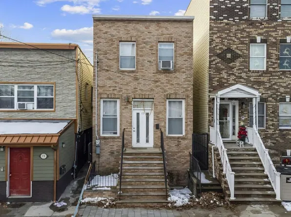 15 Wales Avenue image 1 of 12