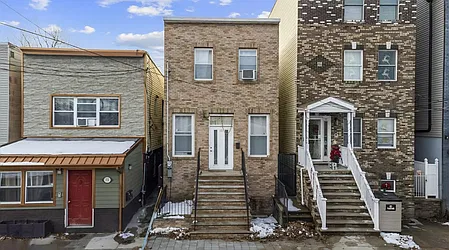15 Wales Avenue