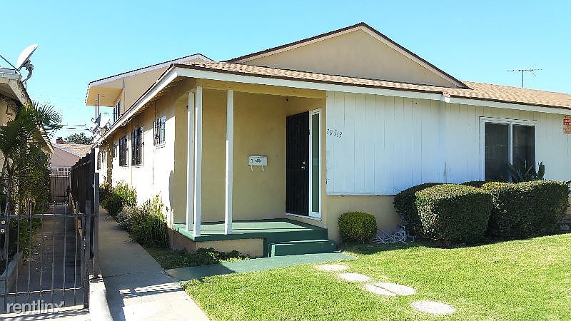 1st image of 10513 S Van Ness Ave APT 1