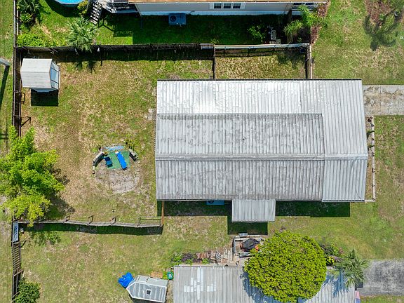2nd image of 109 Sand Pebble Cir