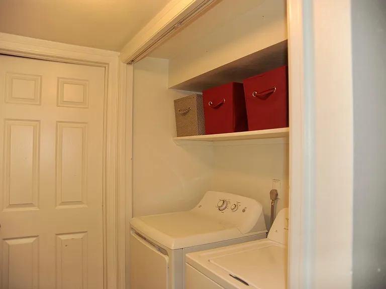 424 S Loomis Ave — Photo 19