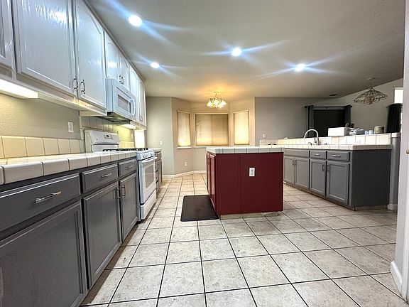 4th image of 2601 Roberts Rd