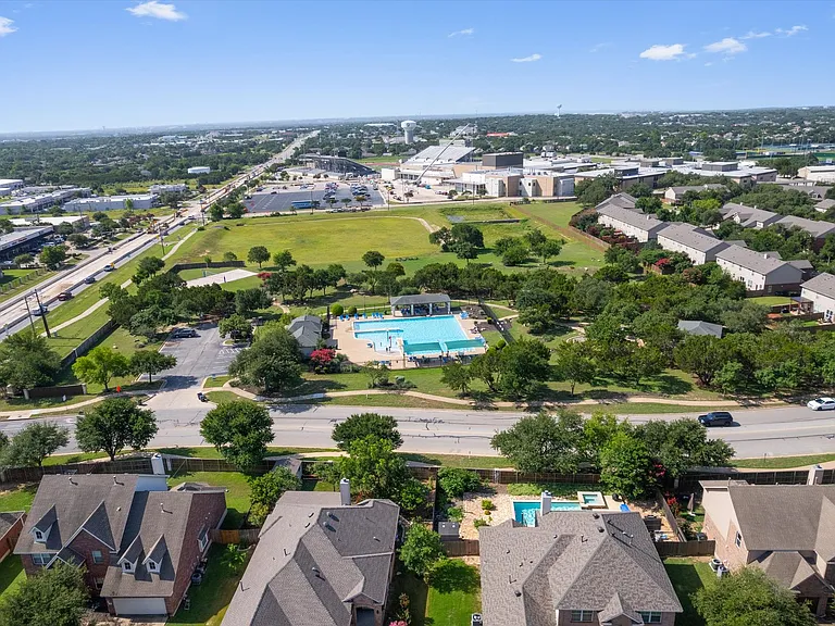 1322 Tumbling River Dr — Photo 30
