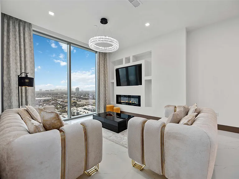 1711 Allen Pkwy #1907 — Photo 9