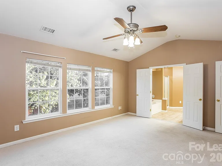 10313 Scotch Pine Cir — Photo 7