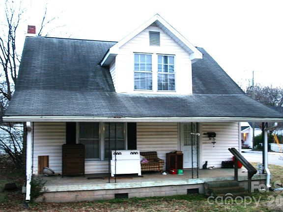 3rd image of 736 S Main St