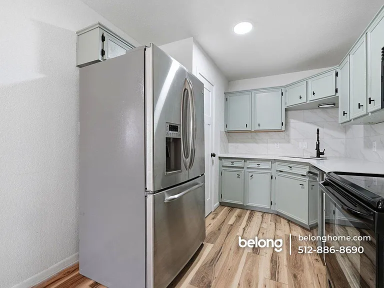 3103 Honeysuckle Cir #B — Photo 10
