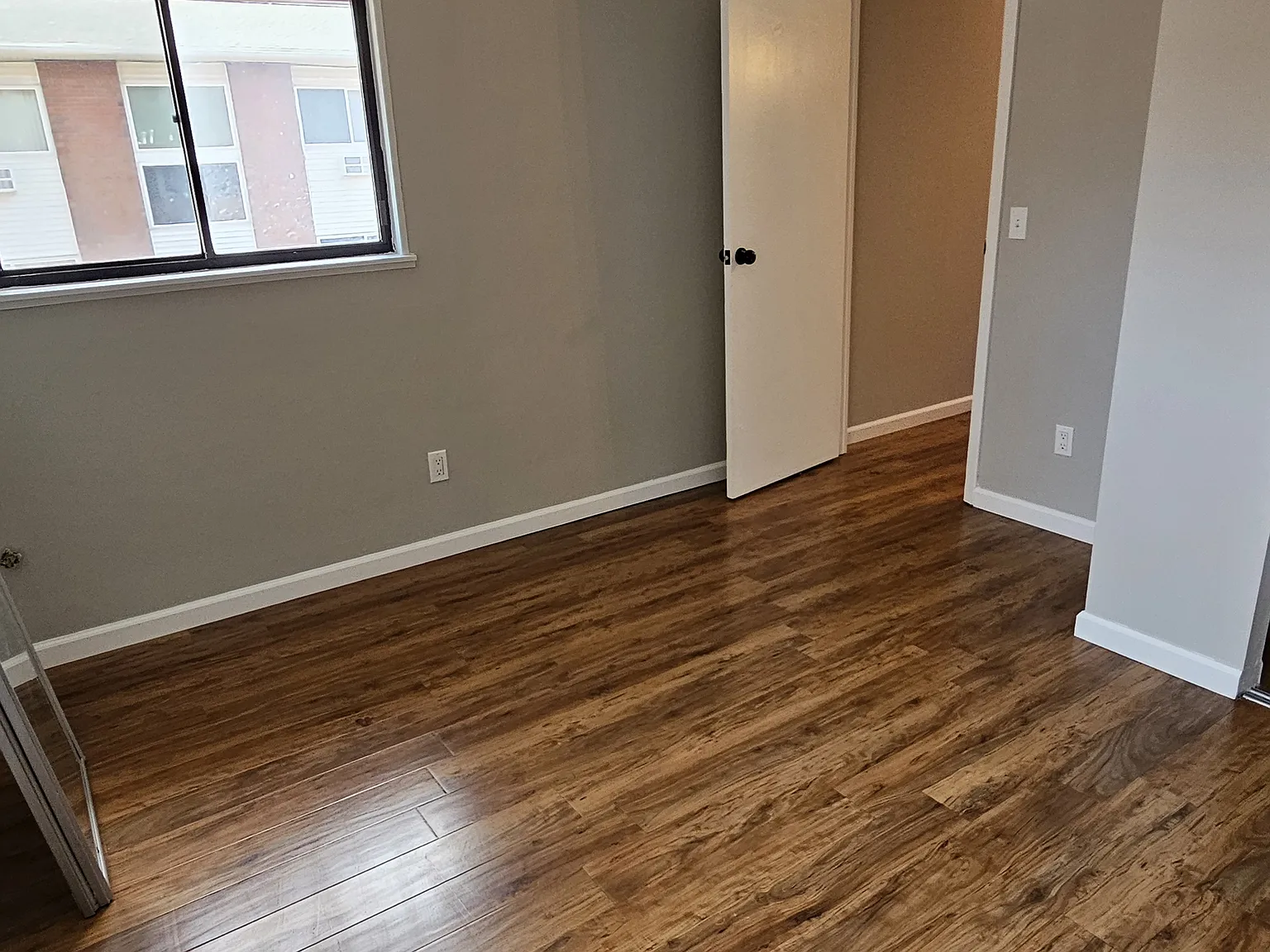 2 bed, 900 sqft, $1,800 — Photo 2