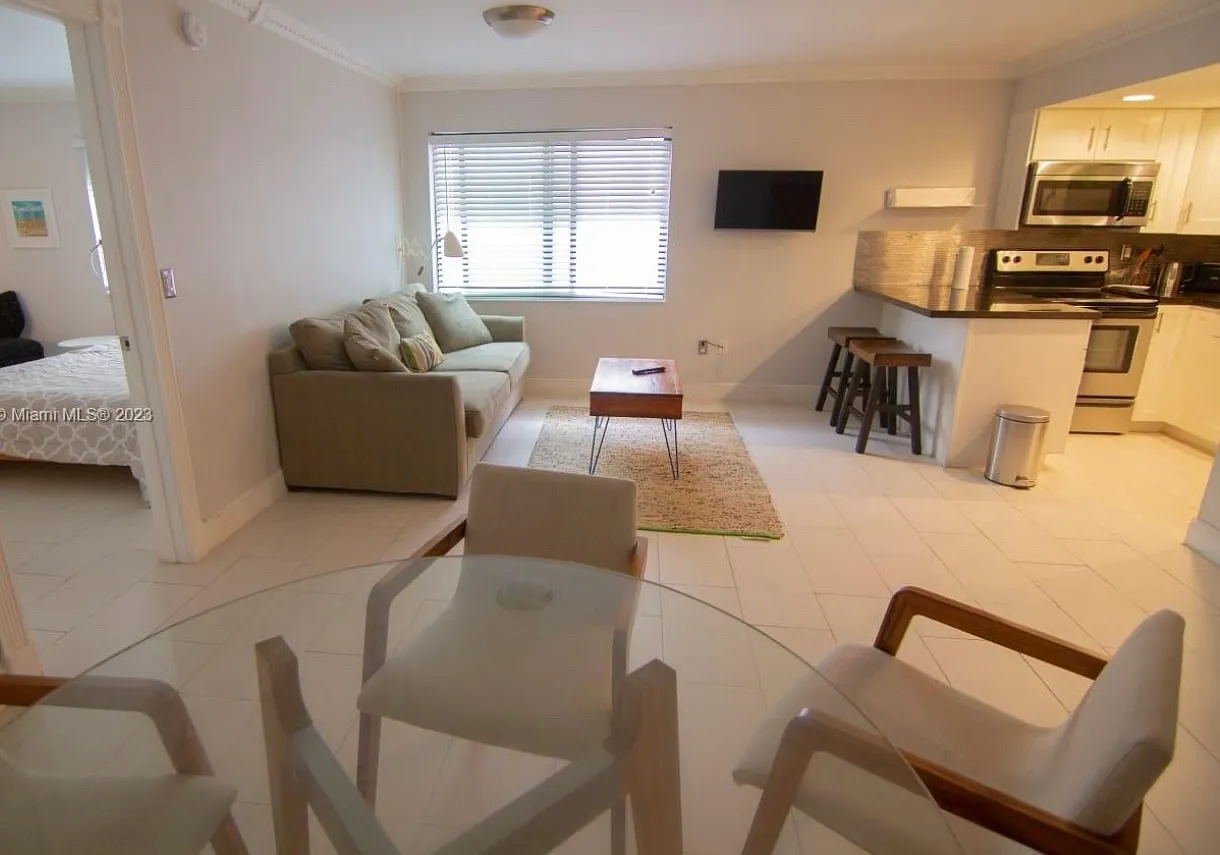 1 bed, 570 sqft, $2,500 — Photo 2