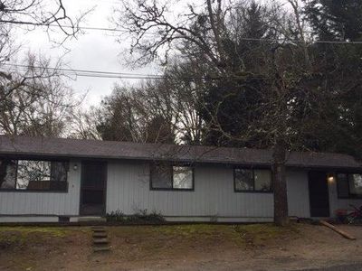 1102 NW East St, Grants Pass, OR, 97526