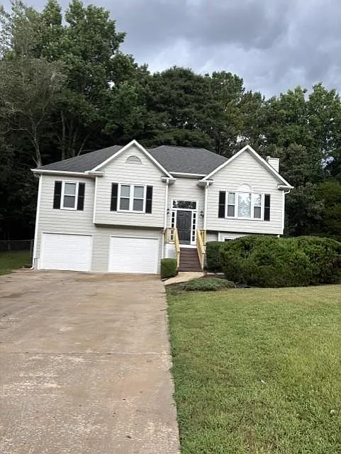4 bed, 3.0 bath, 2360 sqft, $2,950 — Photo 2