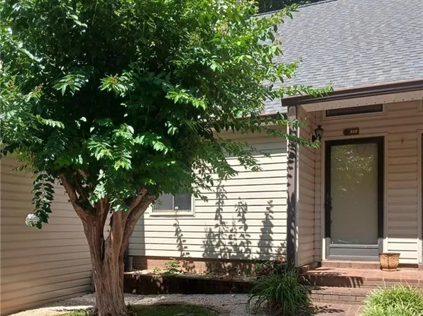 312 Winding Forest Dr, Winston Salem, NC 27104