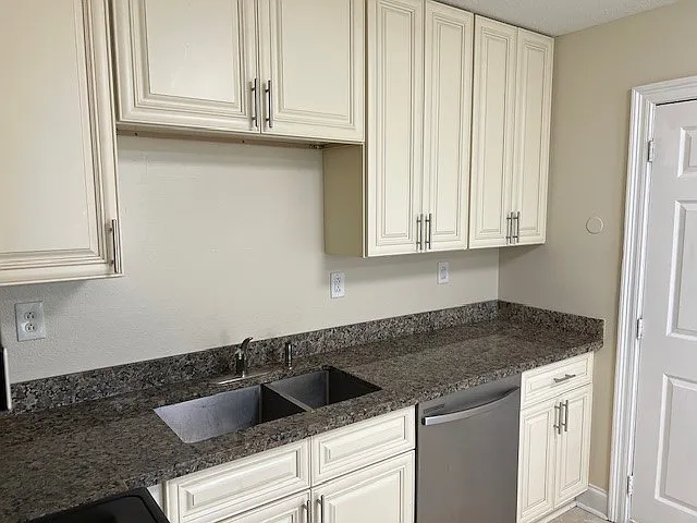 3573 W Loyola Dr — Photo 10