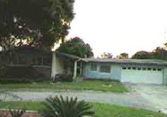 3rd image of 805 S Peninsula Dr