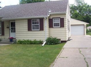 608 11th St N, Moorhead, MN 56560