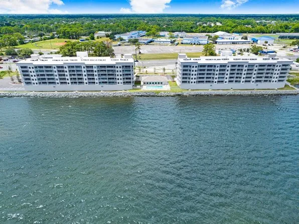 1825 Riverside Dr #404, Titusville, FL 32780