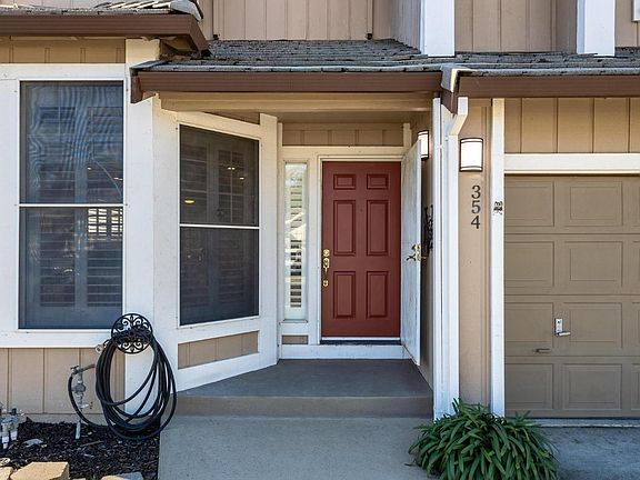 3rd image of 354 Oak Valley Drive