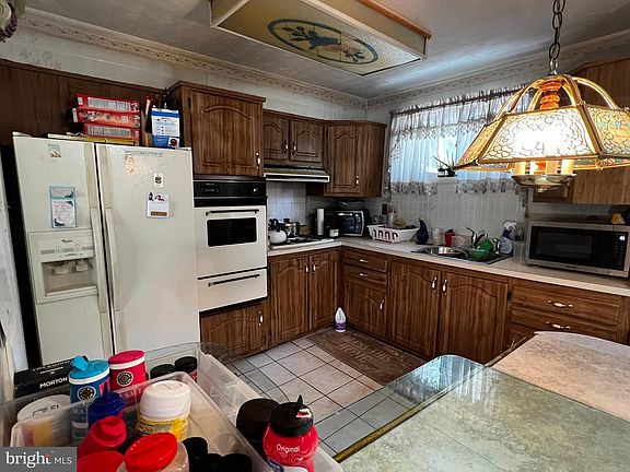 3rd image of 206 Ava Ave
