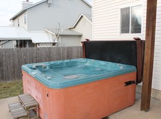 313 Bridlecrest Dr, Fenton, MO 63026