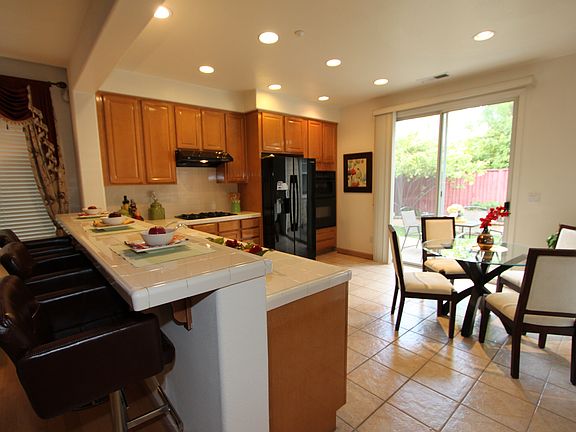 Spacious Eat-In Kitchen