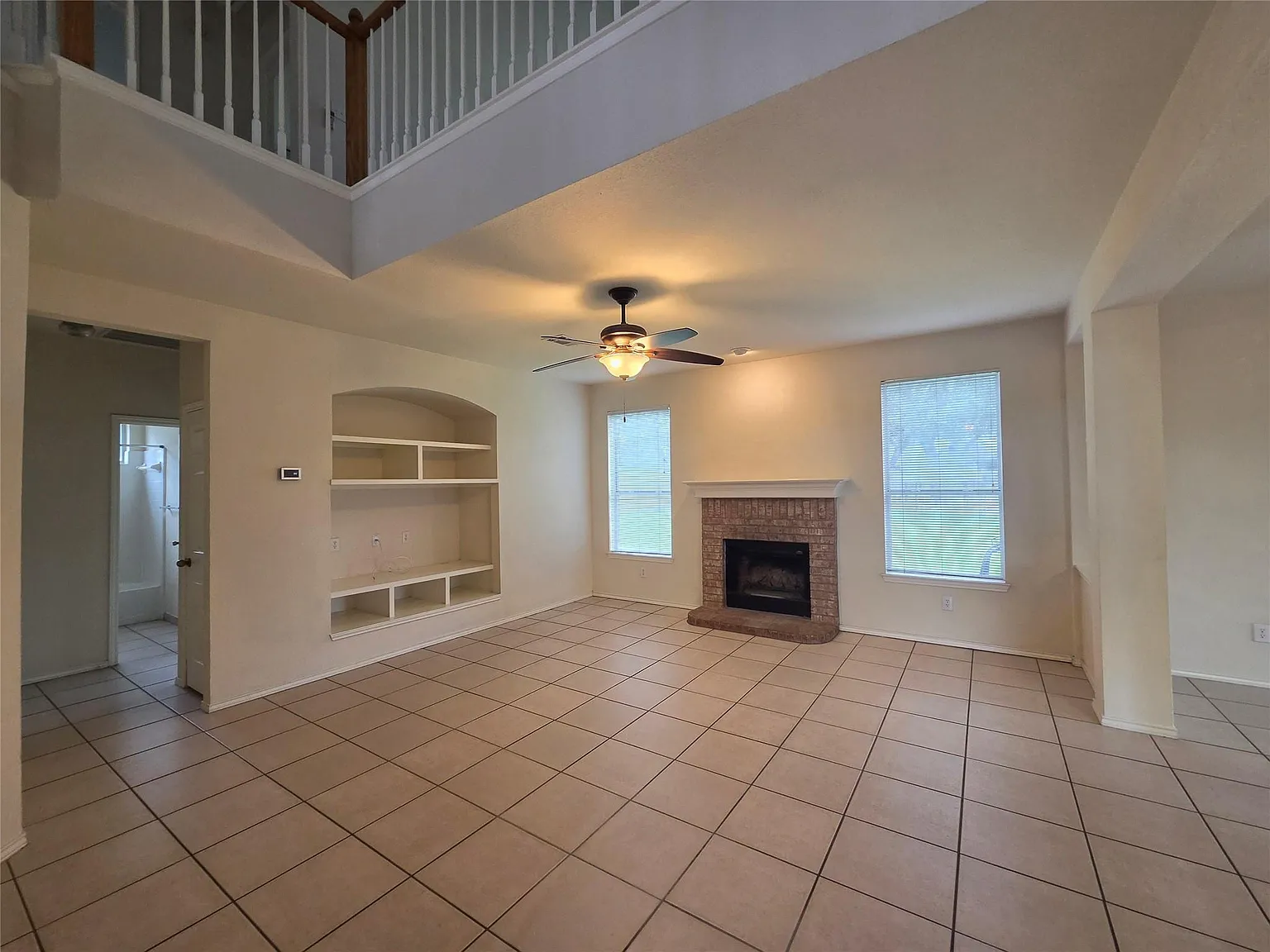 4 bed, 3.0 bath, 2840 sqft, $3,500 — Photo 4