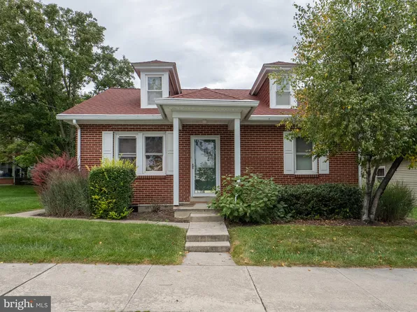 255 Nichols St, Leesport, PA 19533