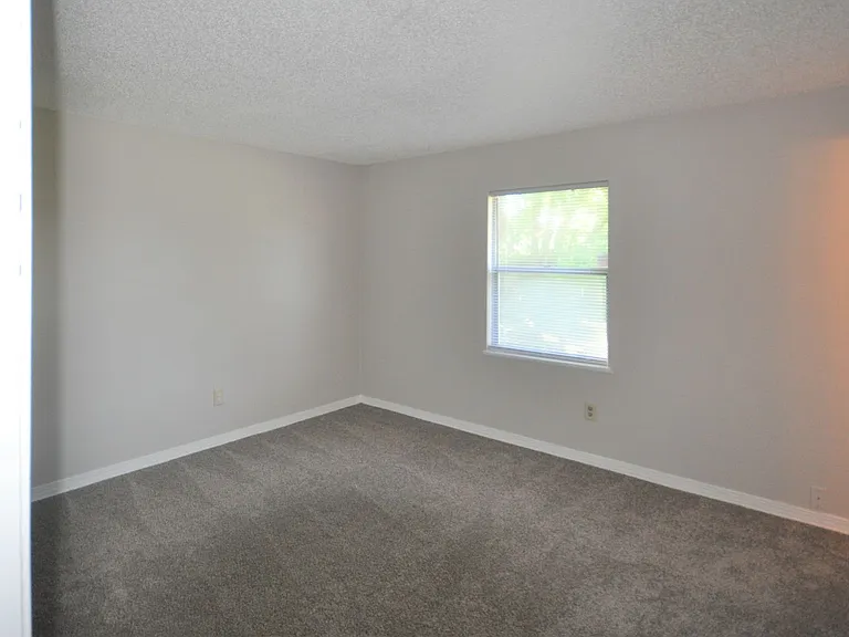 10930 Whitly Ct — Photo 13