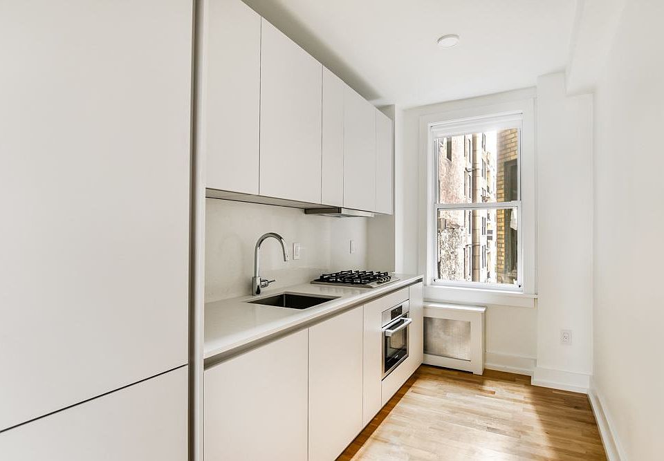 1st image of 301 E 21st St APT 4J