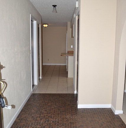 3rd image of 18 Forest Hill Dr