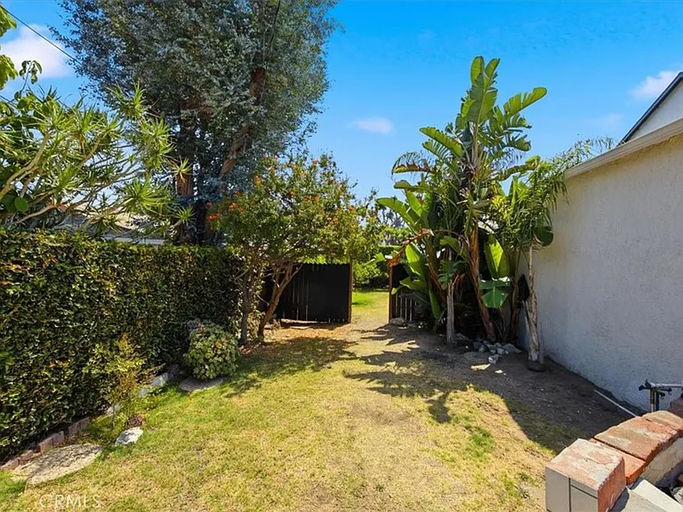 422 S Juanita Ave — Photo 24