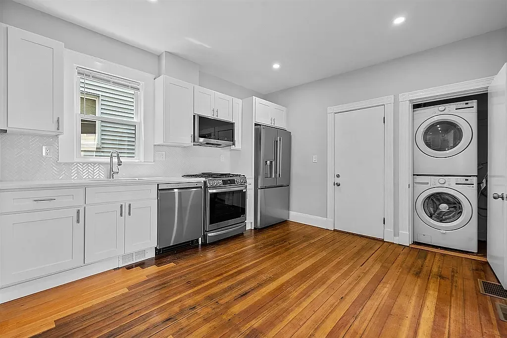 4 bed, 1350 sqft, $3,700 — Photo 1