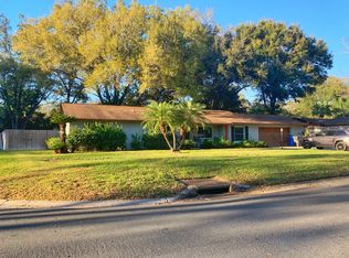 2207 S Waterman Dr, Valrico, FL 33594