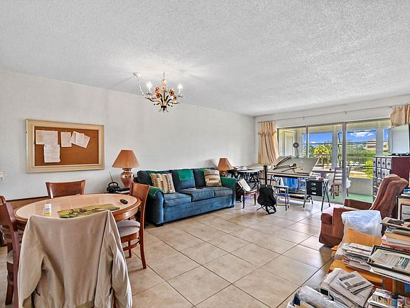 5th image of 725 Lori Drive #309