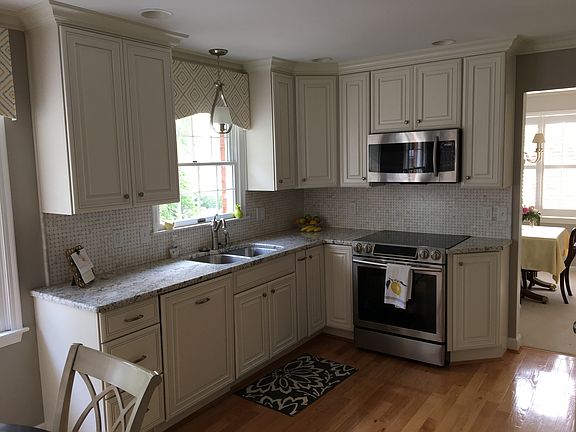 2nd image of 3272 Madonna Dr