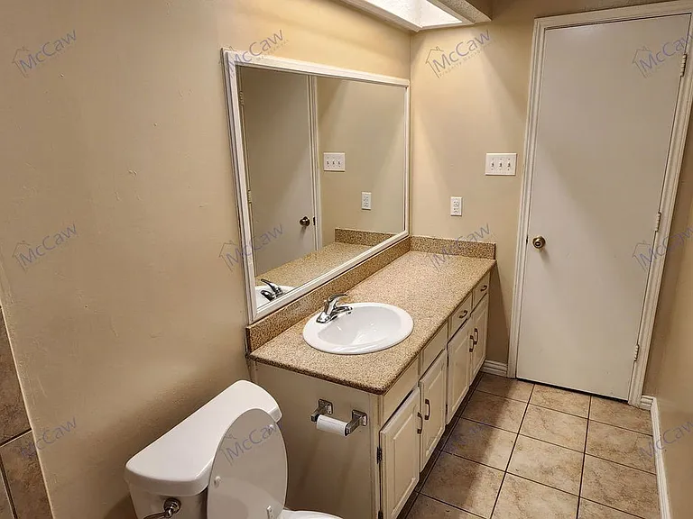 2204 Oak Hill Dr — Photo 23