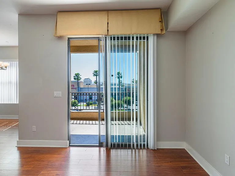 575 Elm Ave #18 — Photo 4
