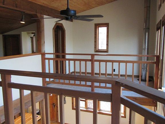 5th image of 840 Crazy Horse Way