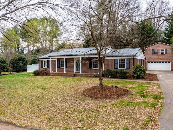 117 Creekside Dr, Morganton, NC 28655