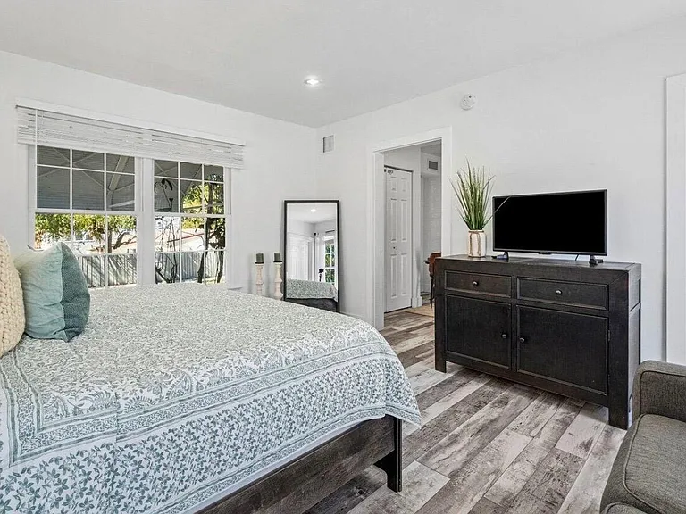 744 Sunset Rd — Photo 25