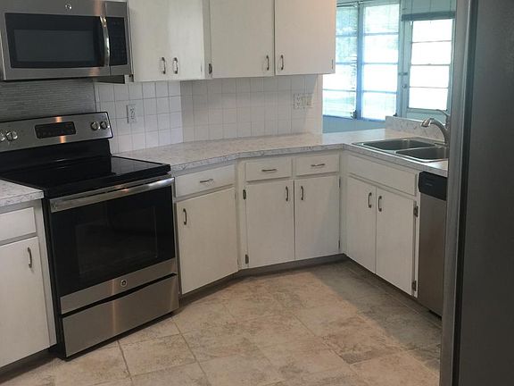 Kitchen appliances are 1 year old and spotless