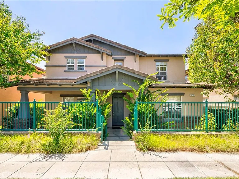 1285 Hopping St — Photo 1
